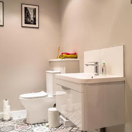 Apartment 15 Stonegate Court York