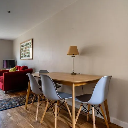 15 Stonegate Court York