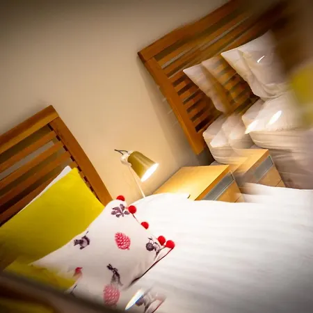 15 Stonegate Court Apartment *