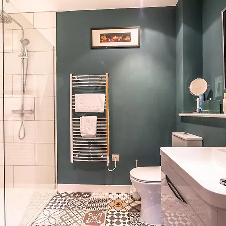 15 Stonegate Court York