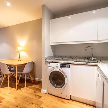 15 Stonegate Court Apartment *