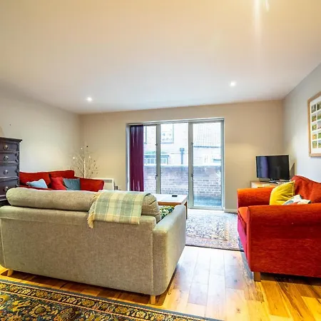 15 Stonegate Court *