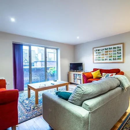 15 Stonegate Court *