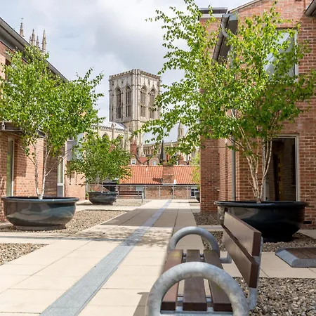 15 Stonegate Court * York