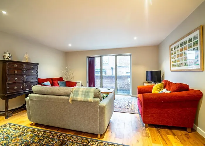 15 Stonegate Court *