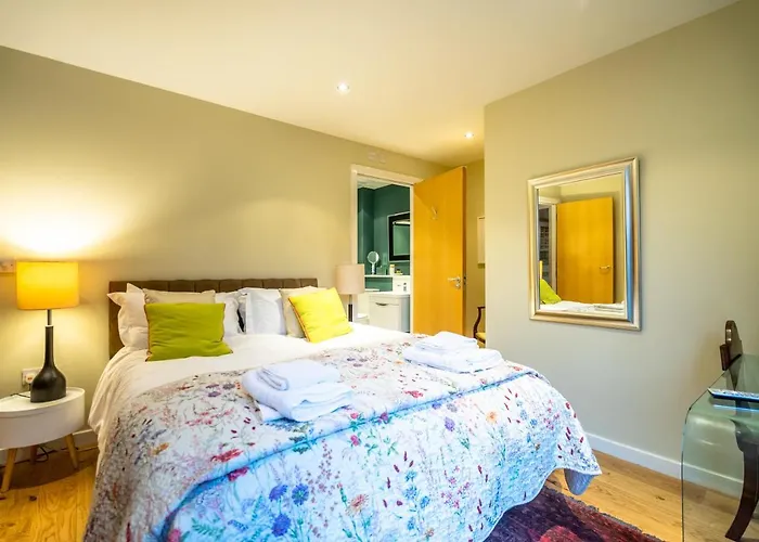 15 Stonegate Court * 约克