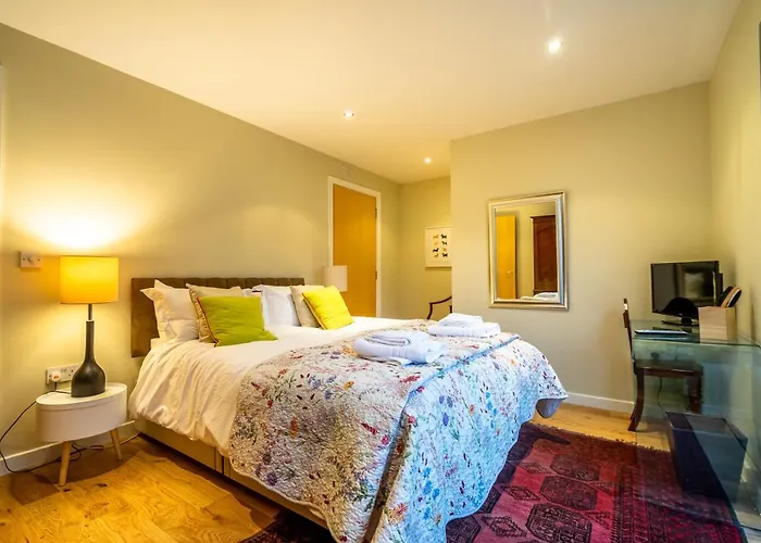 15 Stonegate Court * 约克